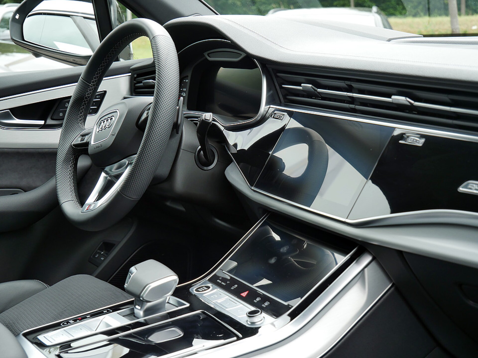 Audi Q7 SUV TFSI e S line