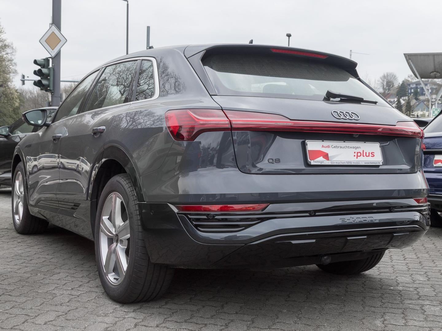 Image about Audi Q8 e-tron advanced 55 e-tron quattro