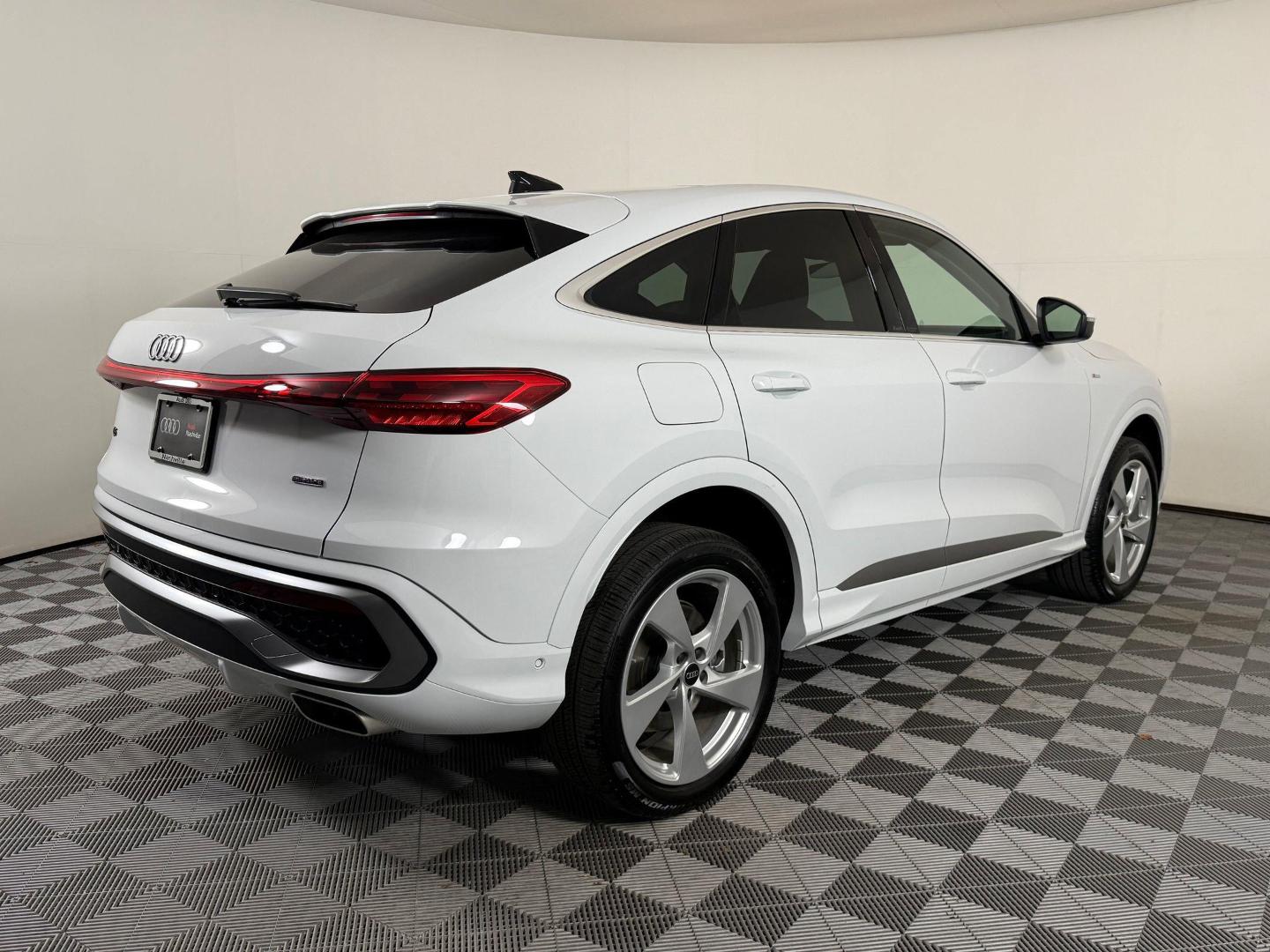 2025 Audi Q5 Sportback Premium Plus - Photo 9