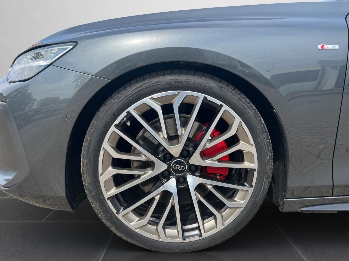 Bild über Audi A6 Avant TFSI quattro 270 kW S tronic - für weitere Informationen kontaktieren Sie den Audi Partner