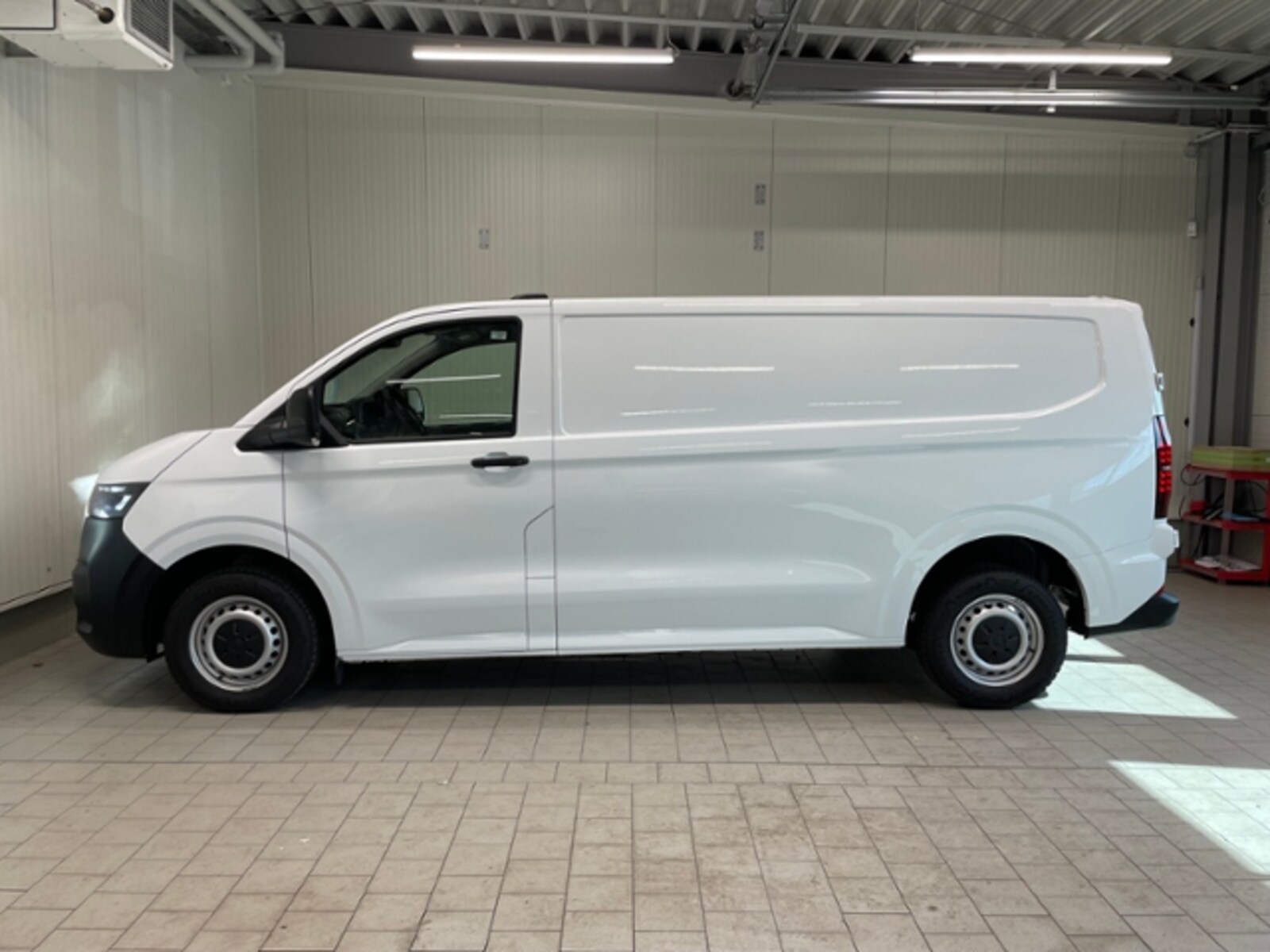 Volkswagen Transporter Kasten langer Radstand – Bild 3