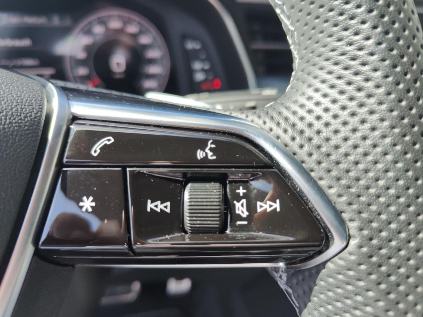 Bild über Audi S6 Avant TDI quattro tiptronic - für weitere Informationen kontaktieren Sie den Audi Partner