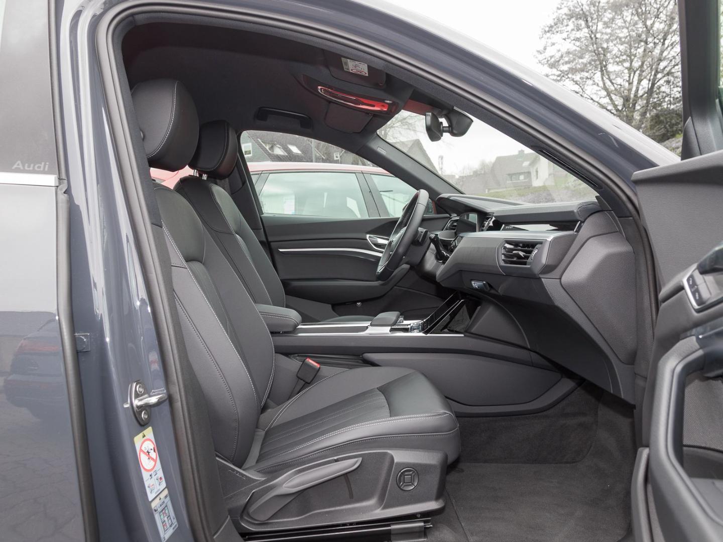 Image about Audi Q8 e-tron advanced 55 e-tron quattro