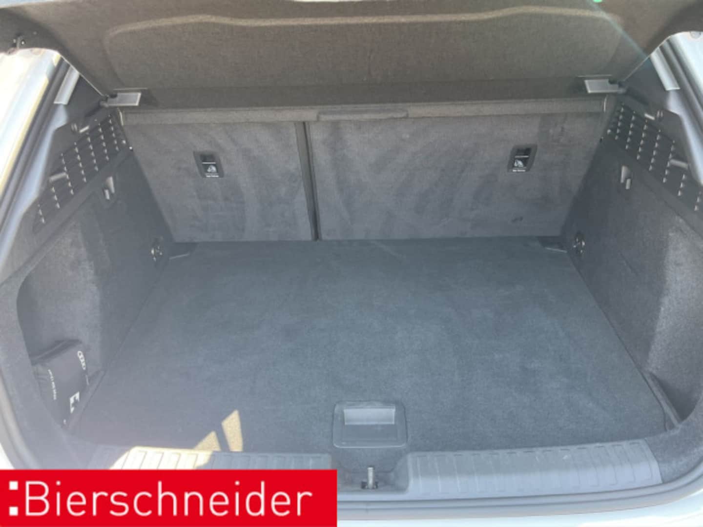 Bild über Audi A3 Sportback 30 TFSI S tronic - für weitere Informationen kontaktieren Sie den Audi Partner