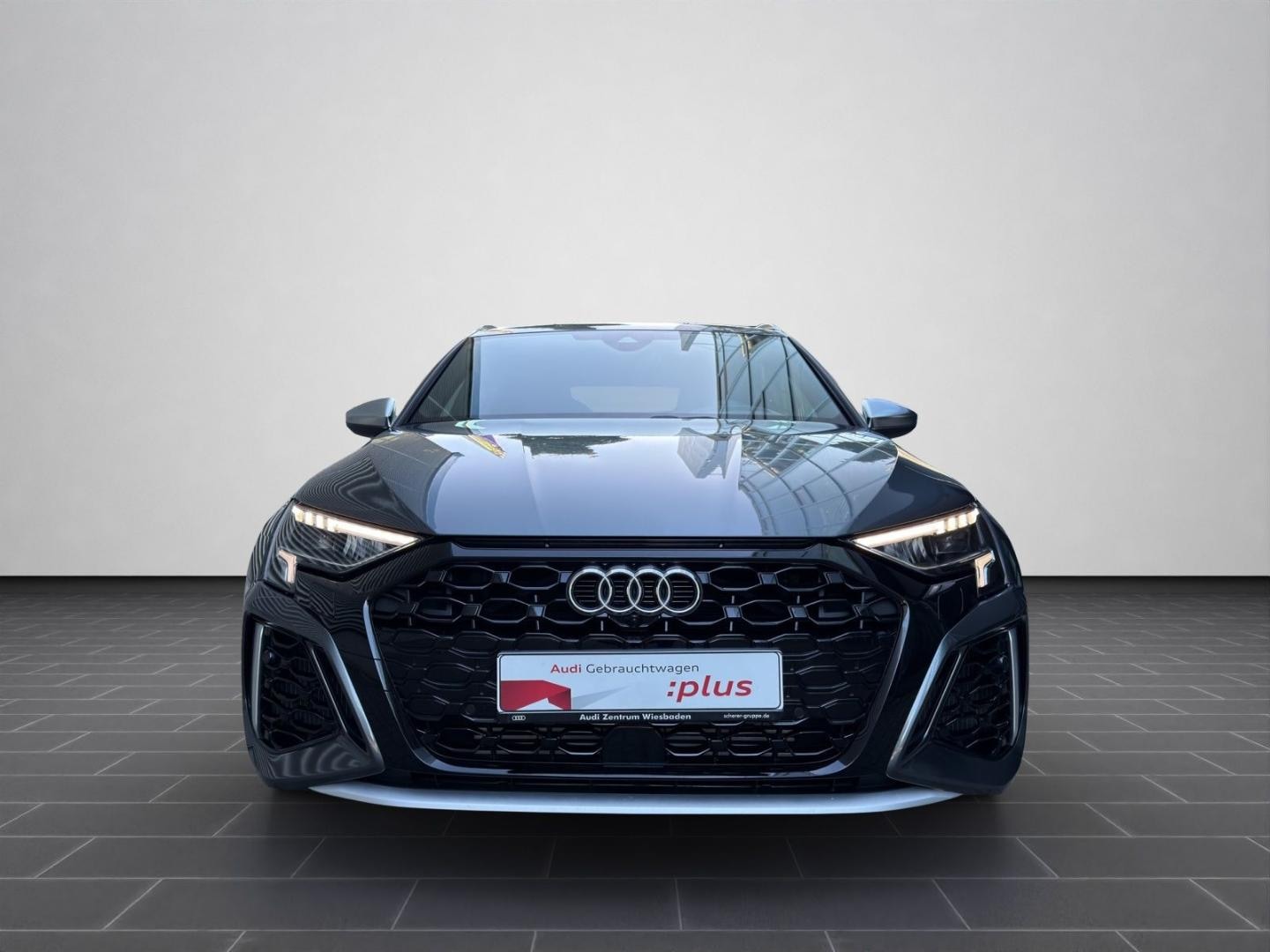 Bild über Audi RS 3 Sportback TFSI quattro S tronic - für weitere Informationen kontaktieren Sie den Audi Partner