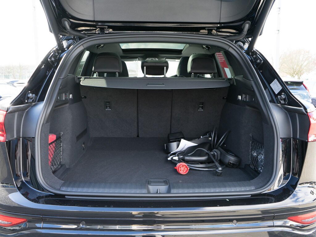 Image about Audi SQ6 SUV e-tron e-tron quattro