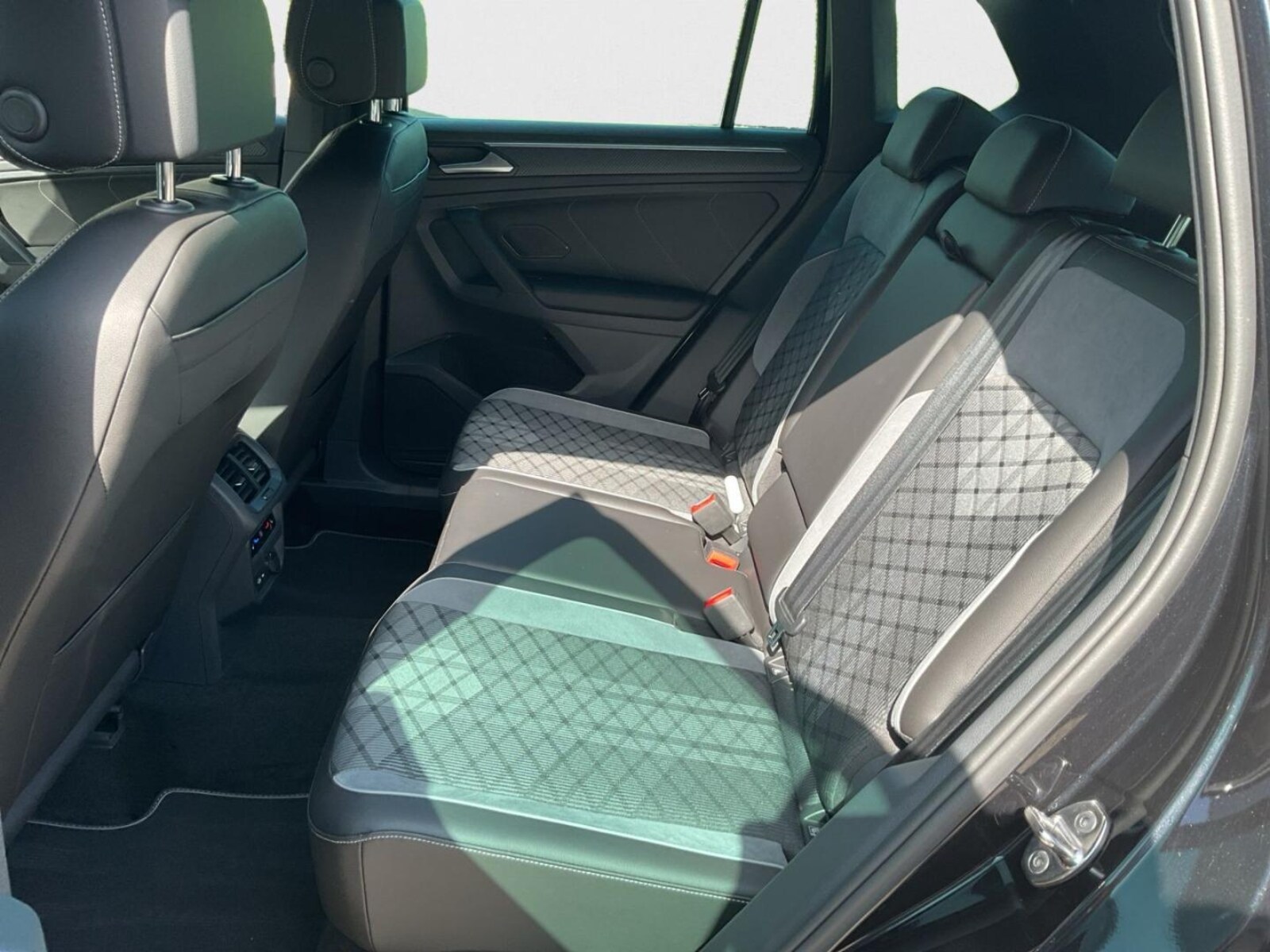 Volkswagen Tiguan – Bild 14