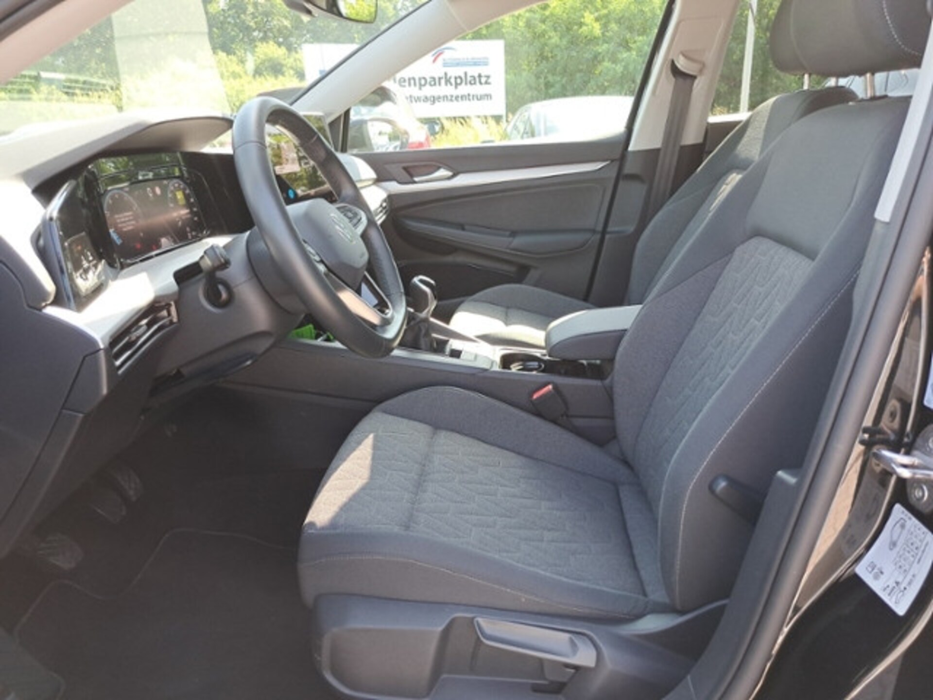 Volkswagen Golf Life