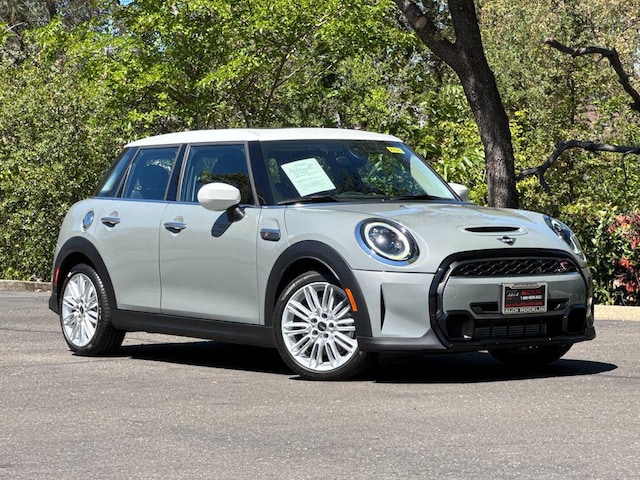 2022 MINI