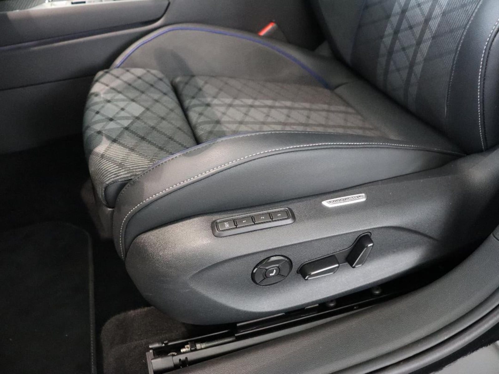 Volkswagen Passat – Bild 10