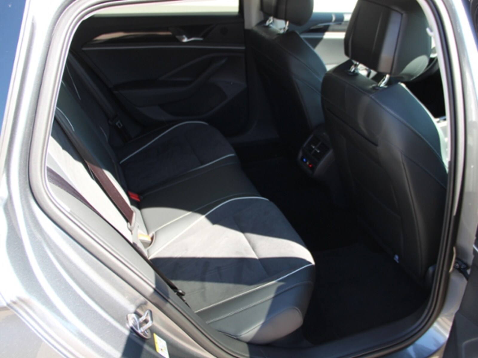 Volkswagen Passat – Bild 10