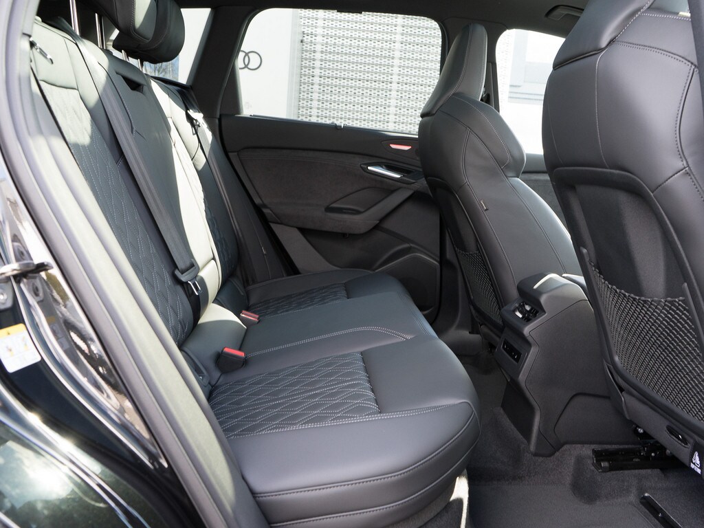 Image about Audi SQ6 SUV e-tron e-tron quattro