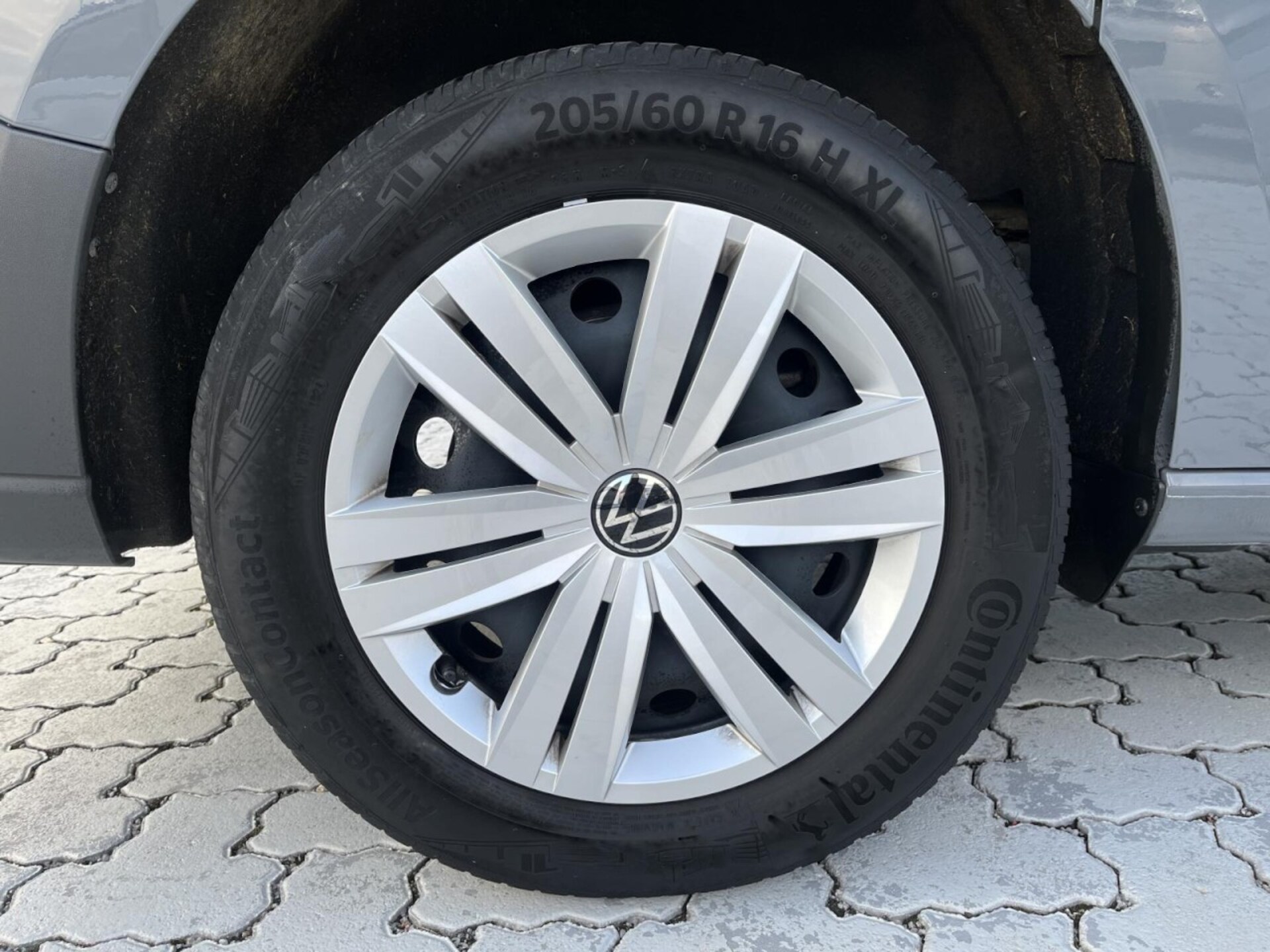 Volkswagen Caddy Maxi Basis-Modell