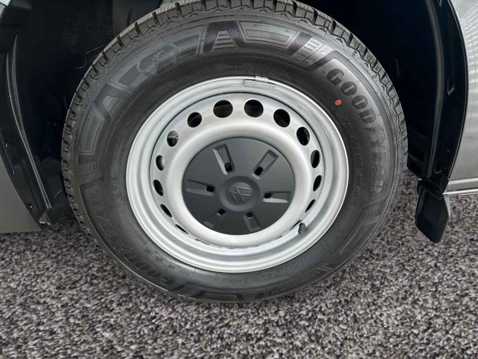 Volkswagen Transporter Pritschenwagen Doppelkabine – Bild 5