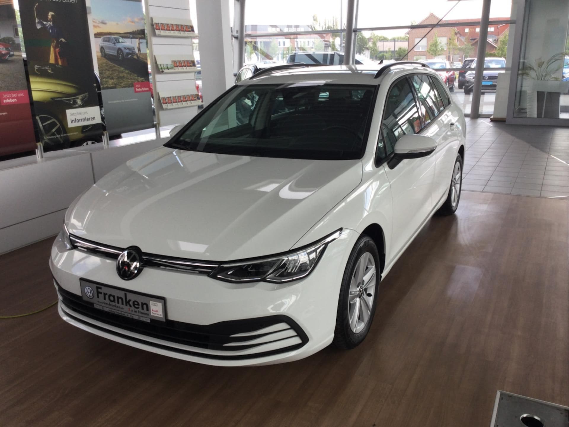 Volkswagen Golf Variant Life