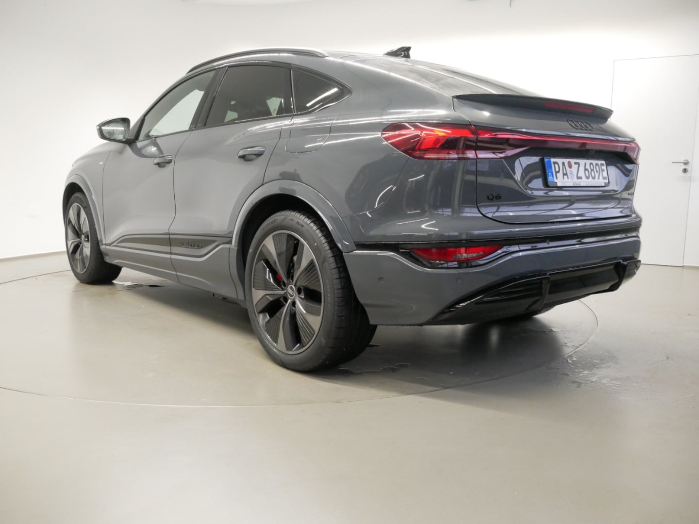Bild über Audi Q6 Sportback e-tron e-tron quattro - für weitere Informationen kontaktieren Sie den Audi Partner