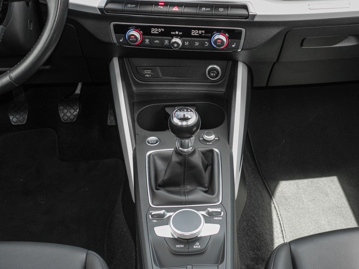 Image about Audi Q2 design 30 TFSI Schaltgetriebe
