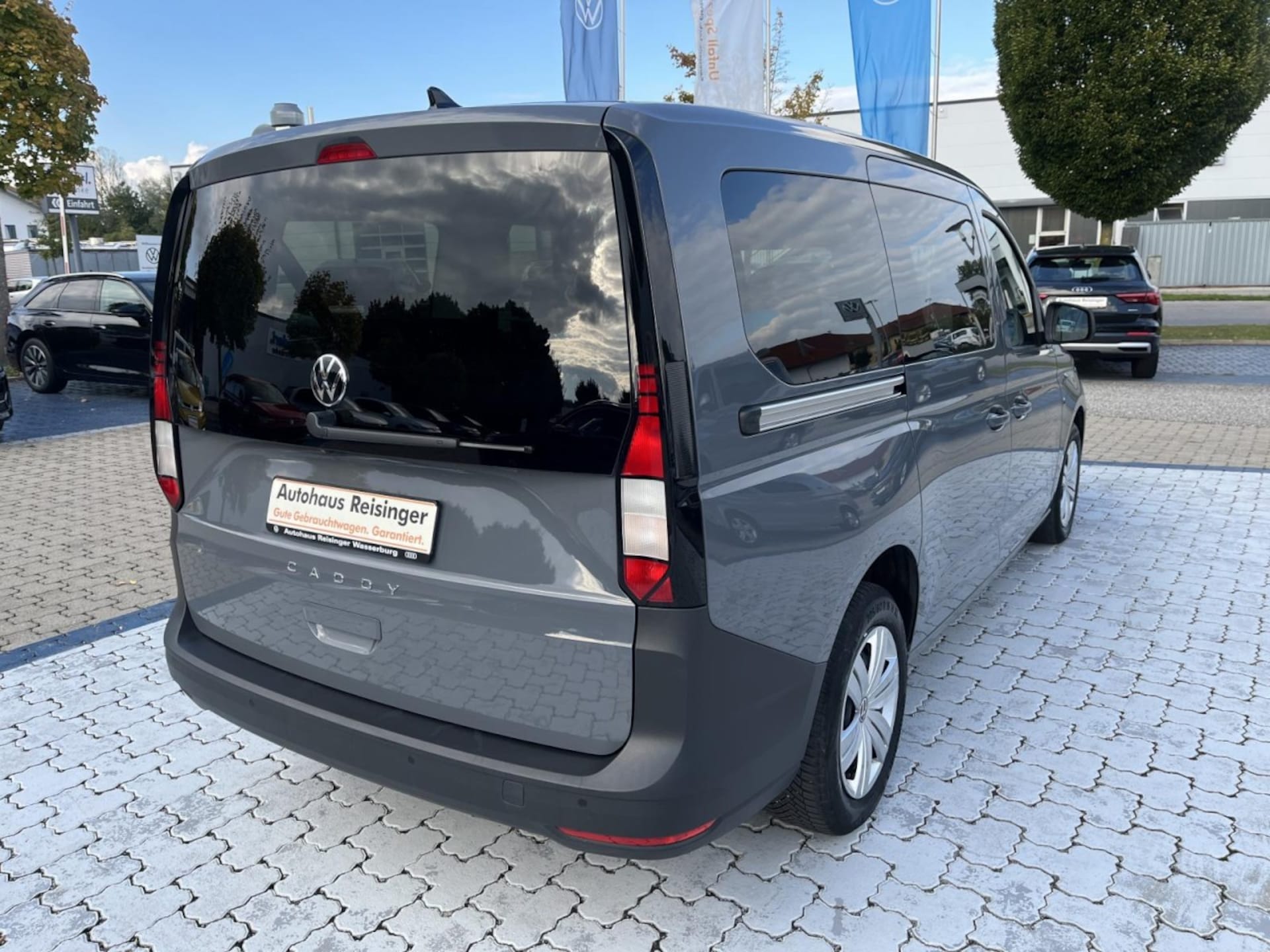 Volkswagen Caddy Maxi Basis-Modell