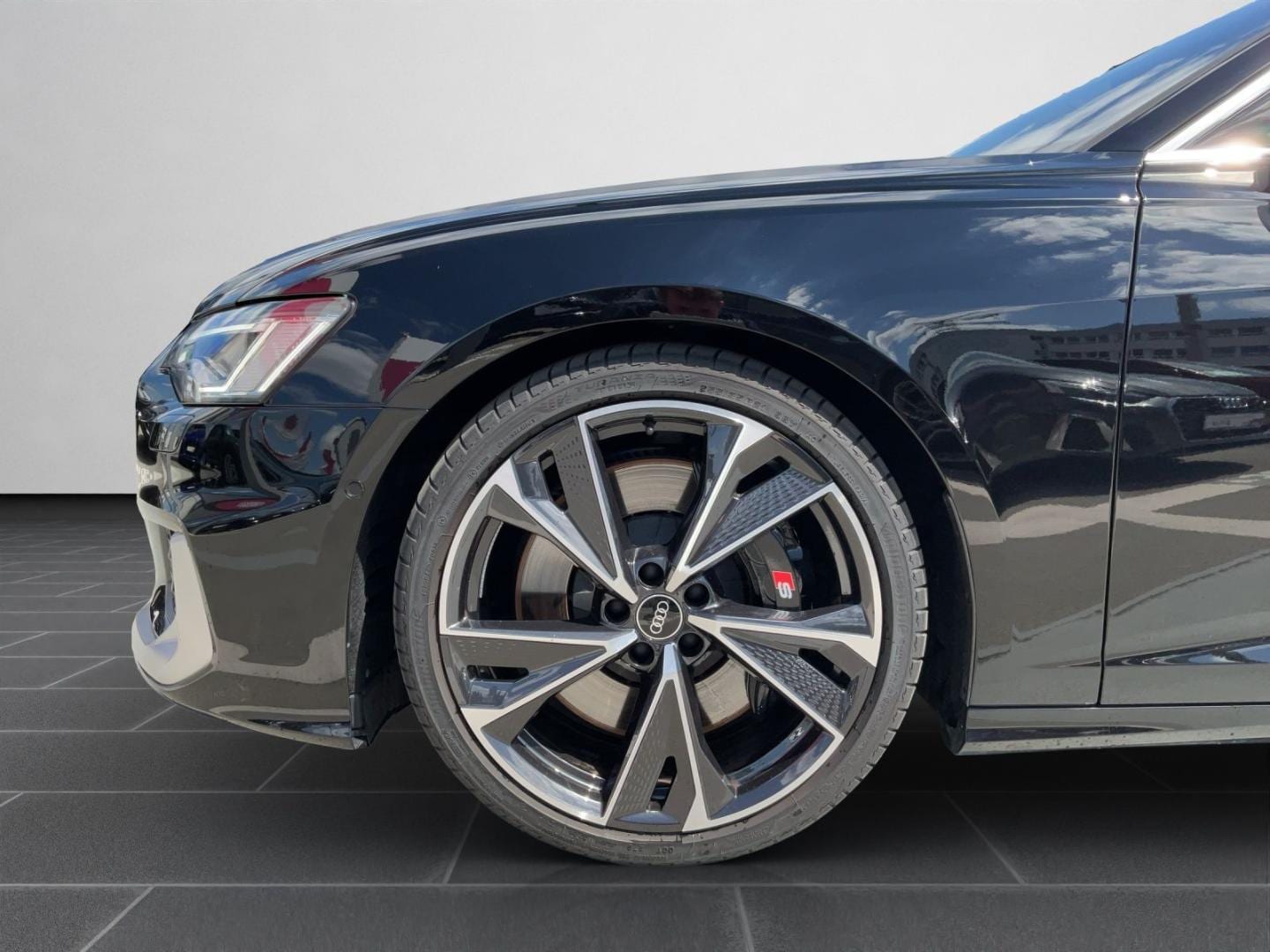 Bild über Audi S6 Avant TDI quattro tiptronic - für weitere Informationen kontaktieren Sie den Audi Partner