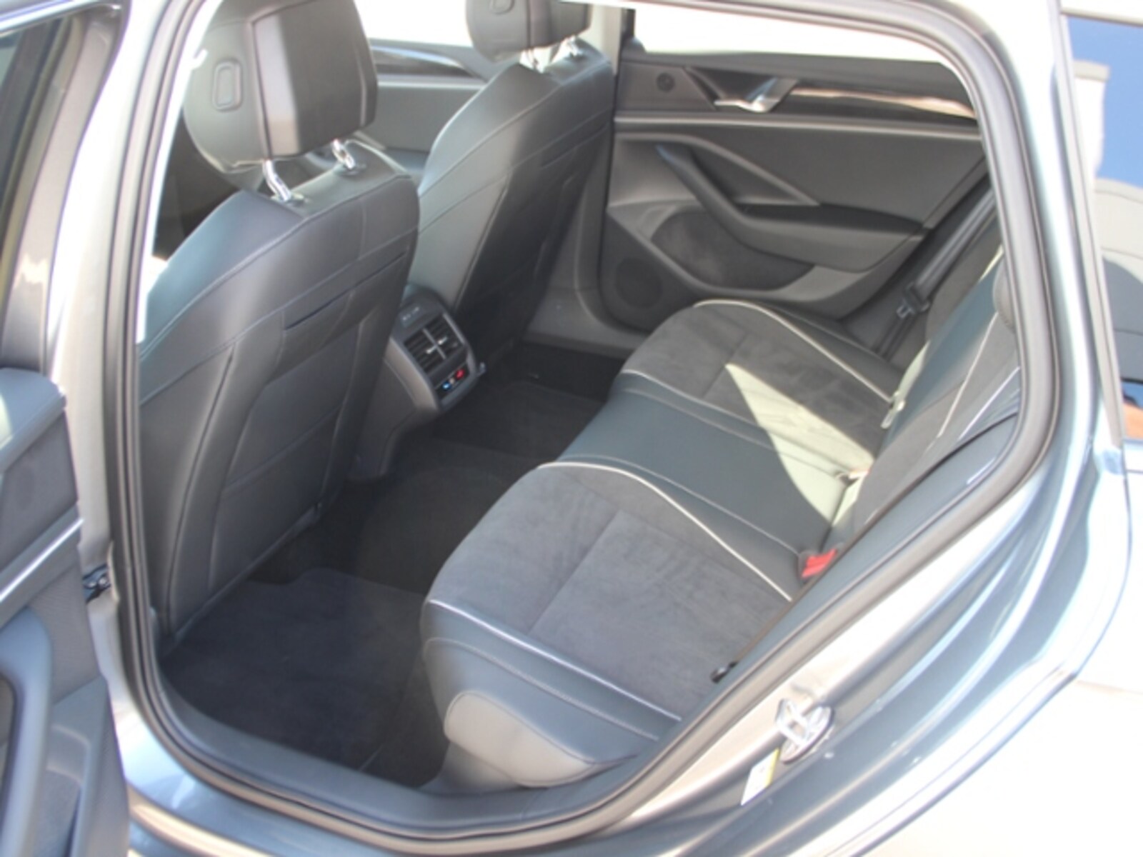 Volkswagen Passat – Bild 14
