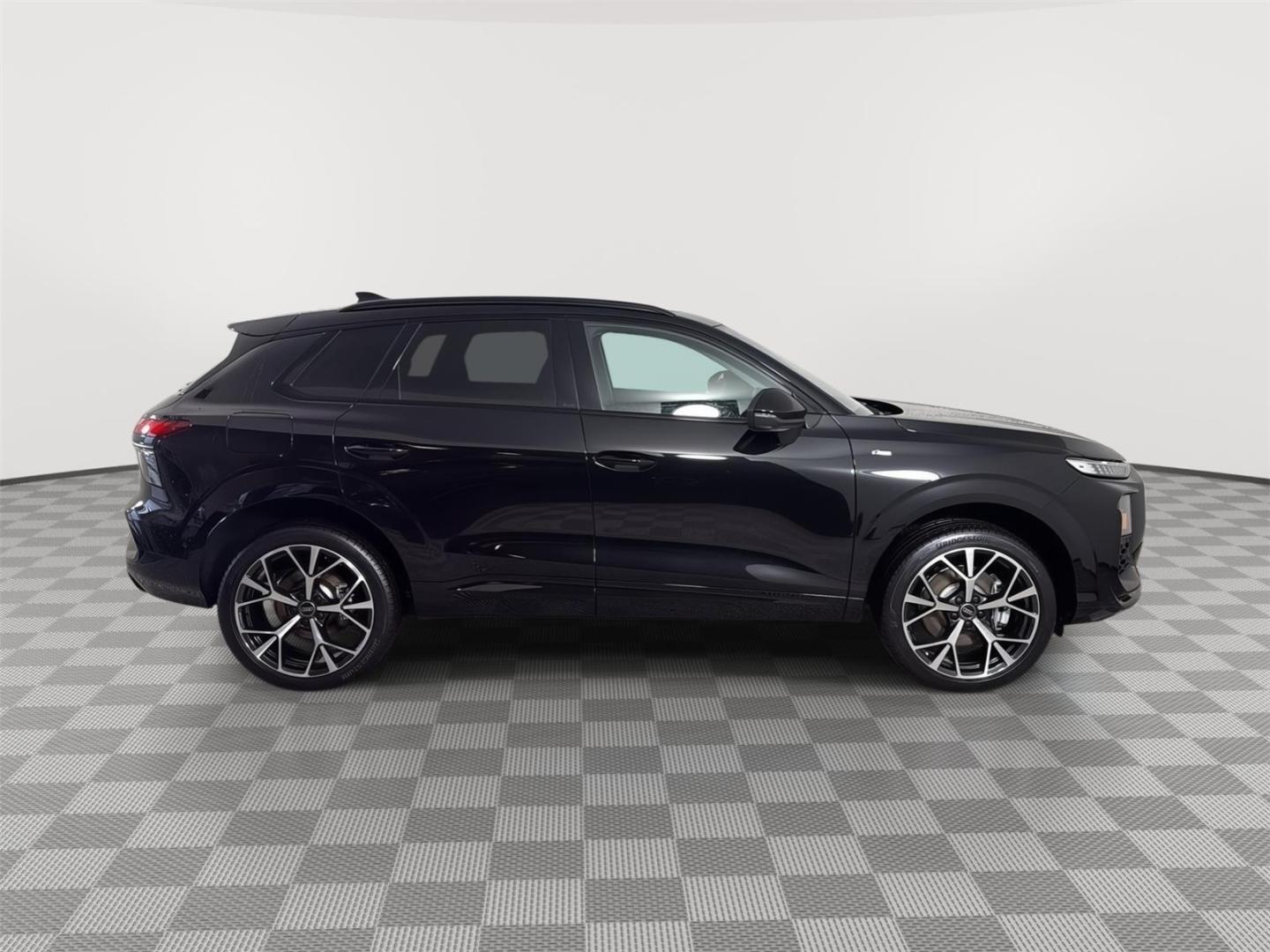 2026 Audi Q3 Base - Photo 8