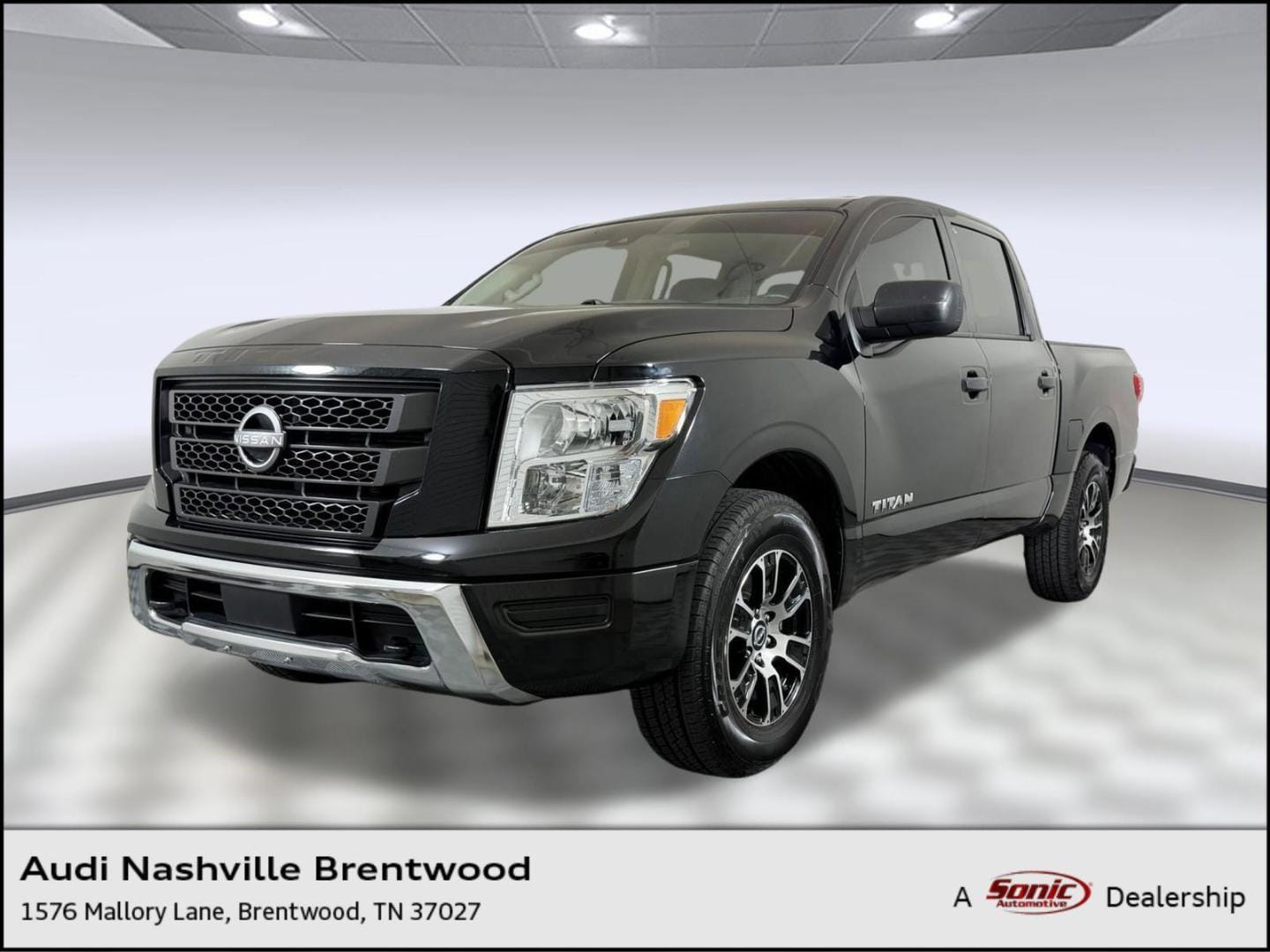 2023 Nissan Titan SV 4X4 Crew Cab's photo