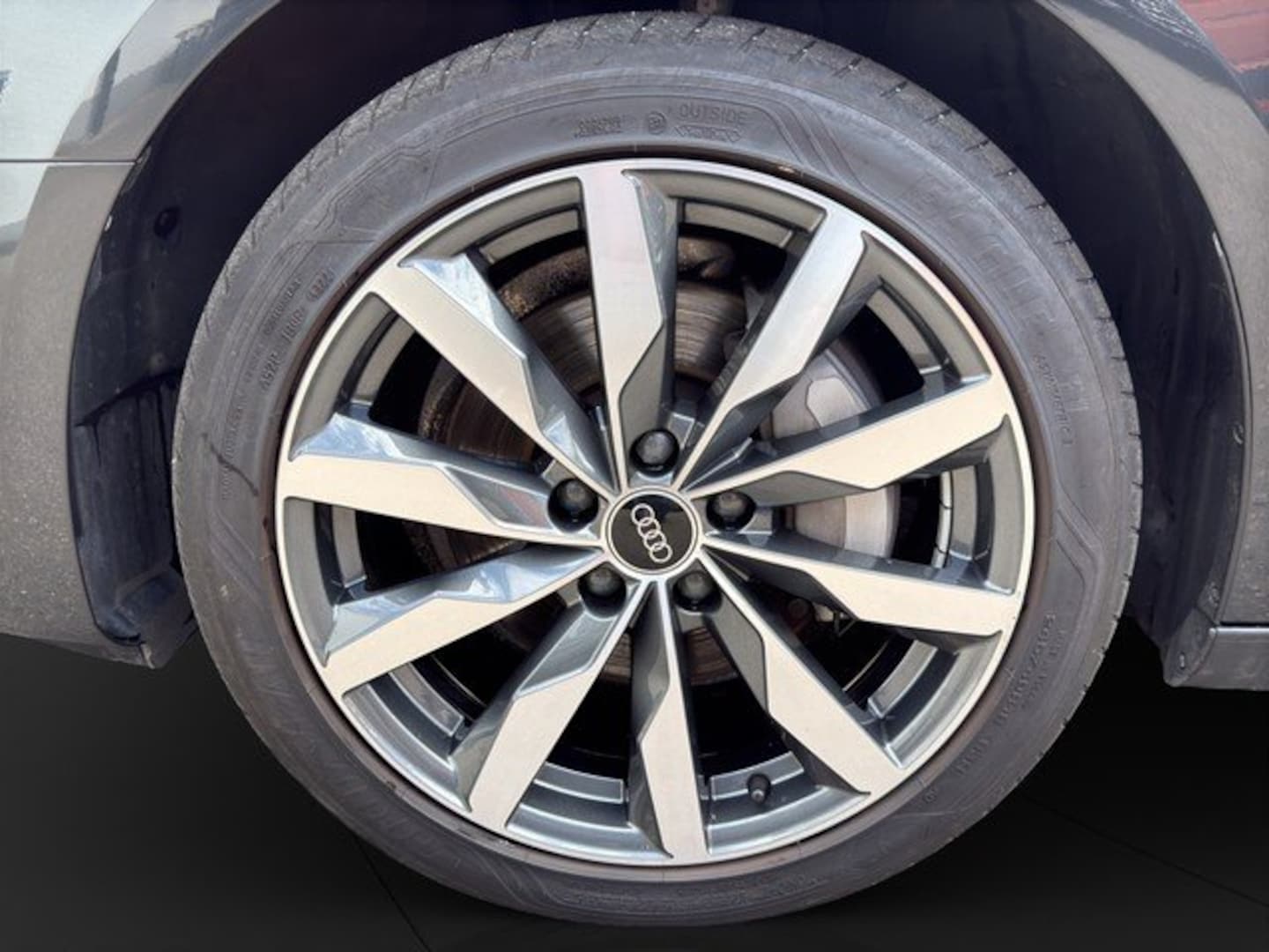 Bild über Audi A4 Avant 40 TFSI S tronic - für weitere Informationen kontaktieren Sie den Audi Partner