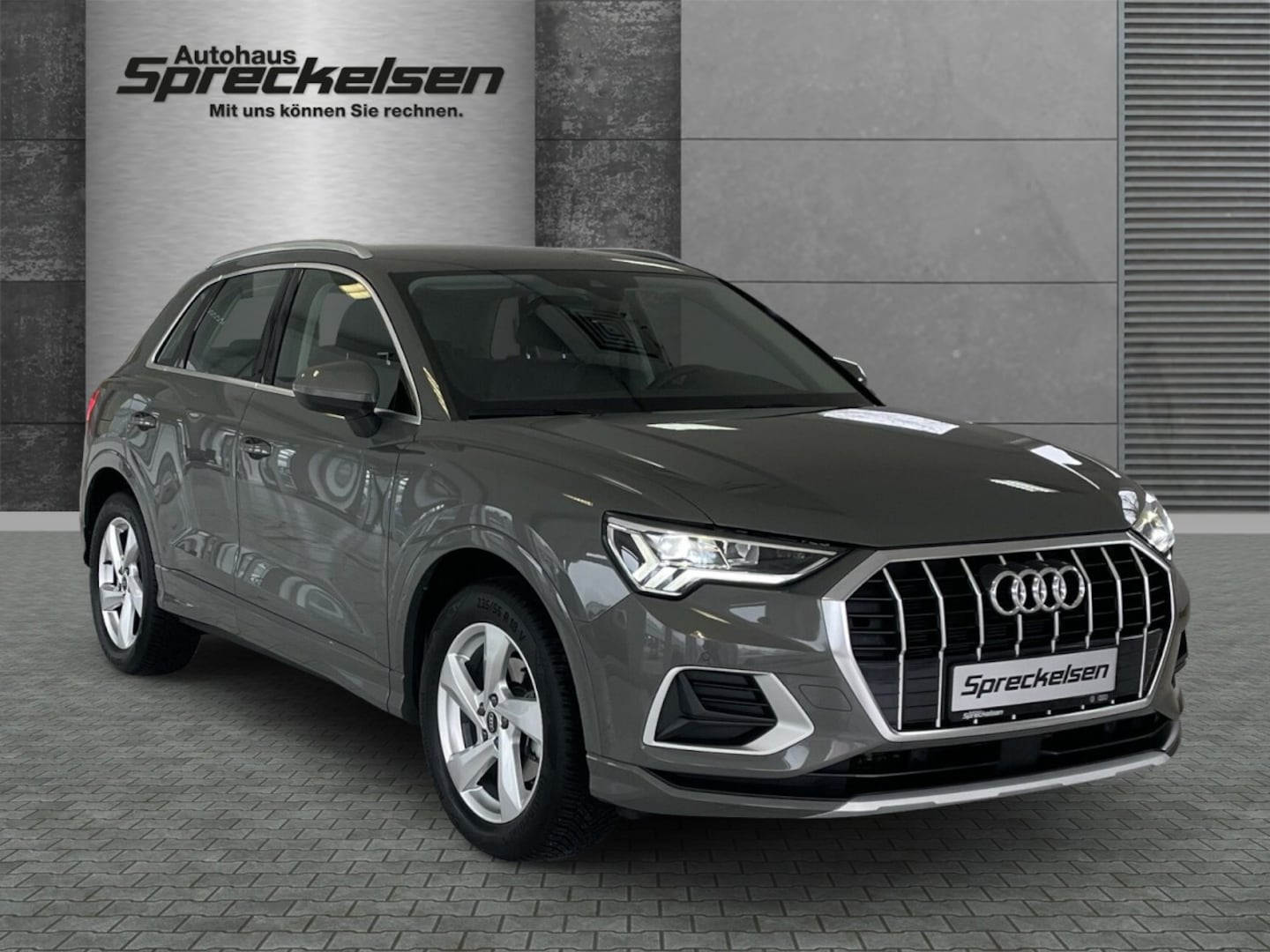 Bild über Audi Q3 advanced 35 TFSI S tronic - für weitere Informationen kontaktieren Sie den Audi Partner