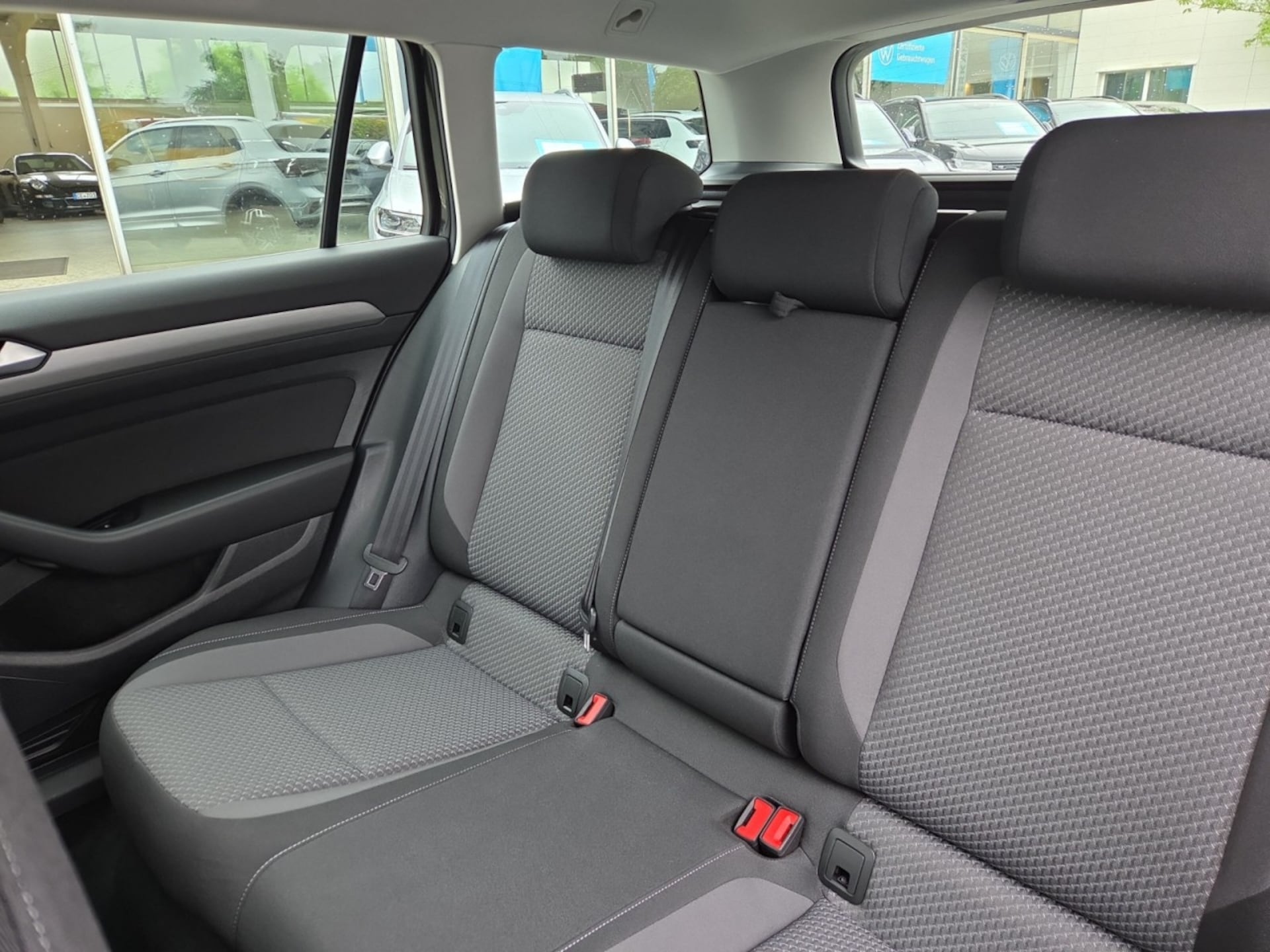 Volkswagen Passat Variant Basis-Modell