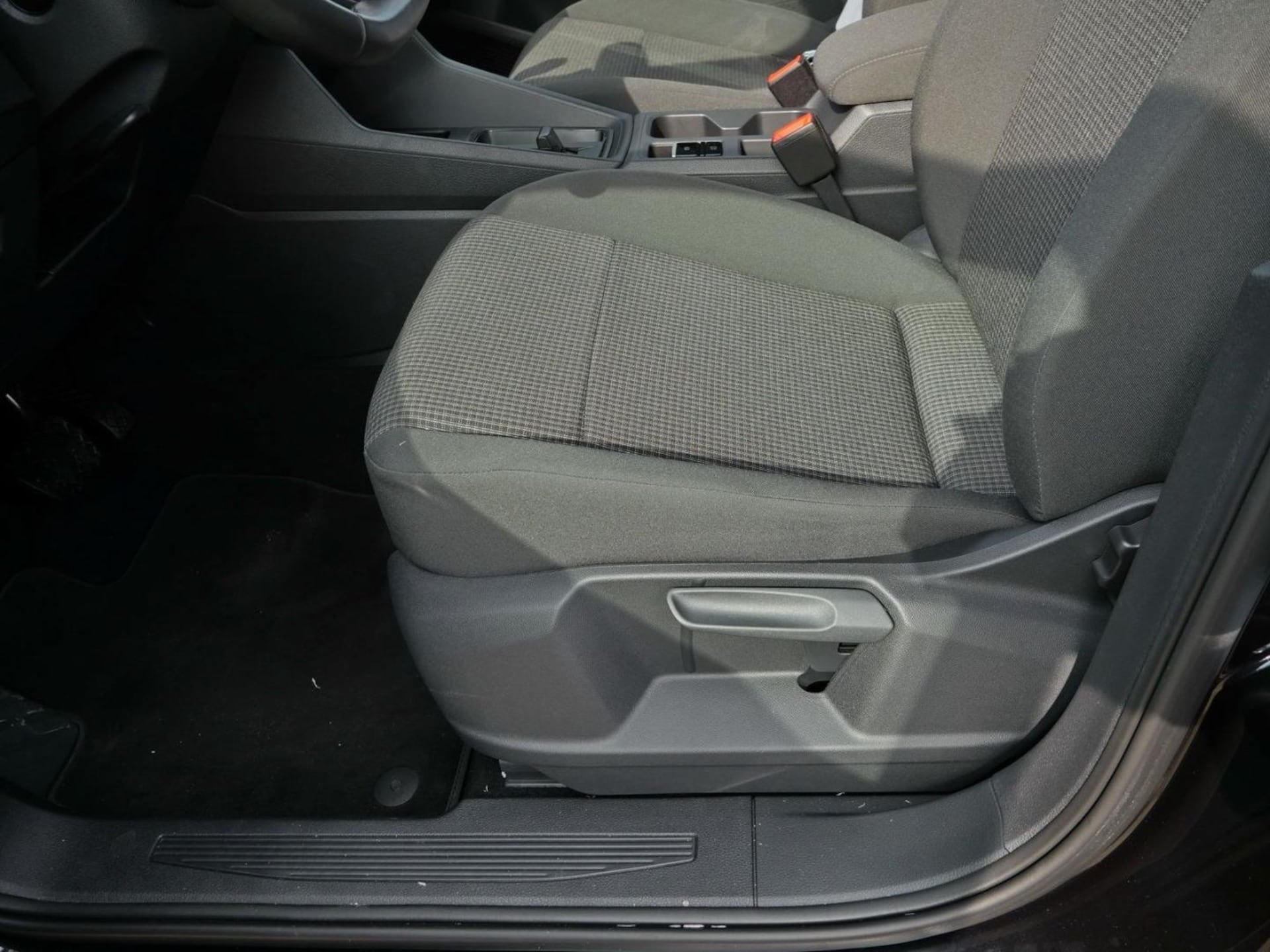 Volkswagen Caddy Basis-Modell