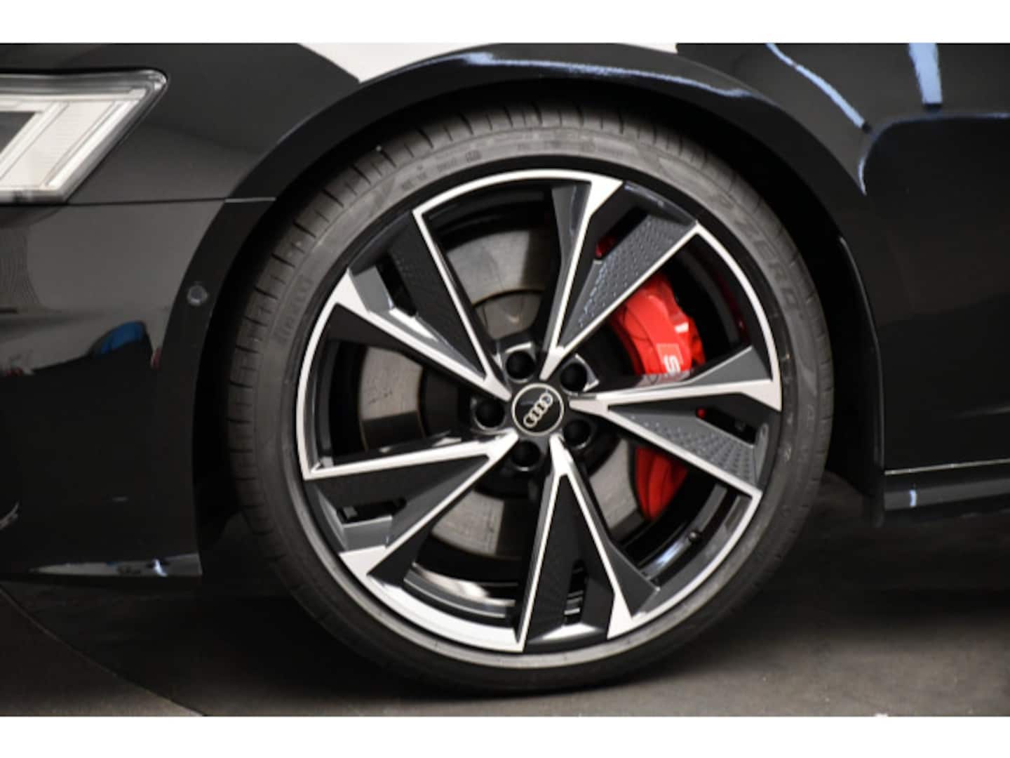 Bild über Audi S6 Avant TDI quattro tiptronic - für weitere Informationen kontaktieren Sie den Audi Partner