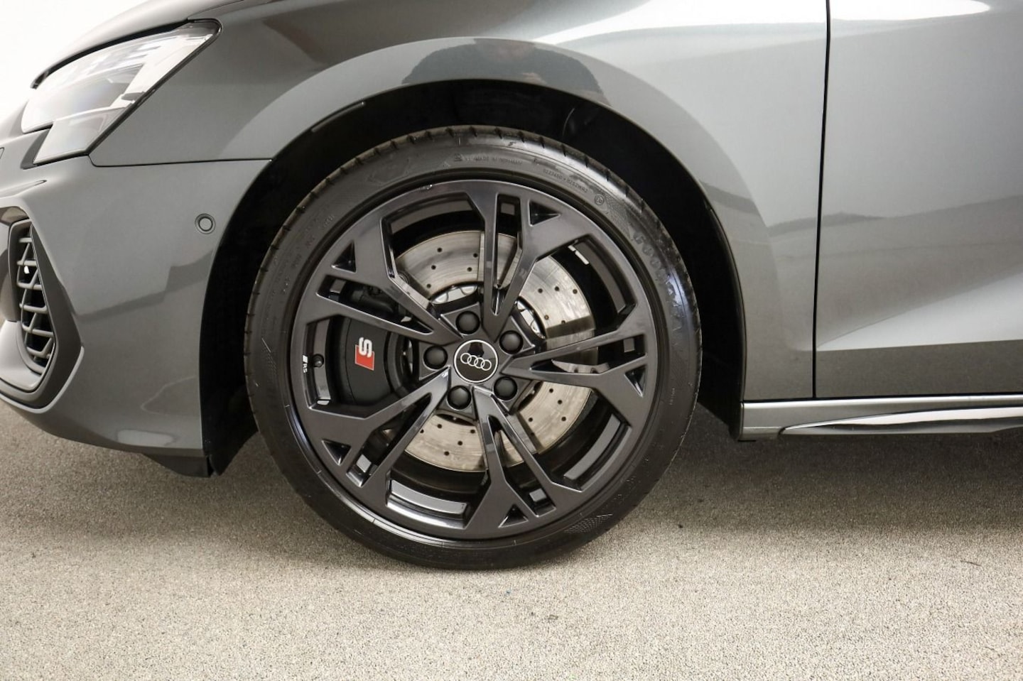 Bild über Audi S3 Sportback TFSI quattro S tronic - für weitere Informationen kontaktieren Sie den Audi Partner
