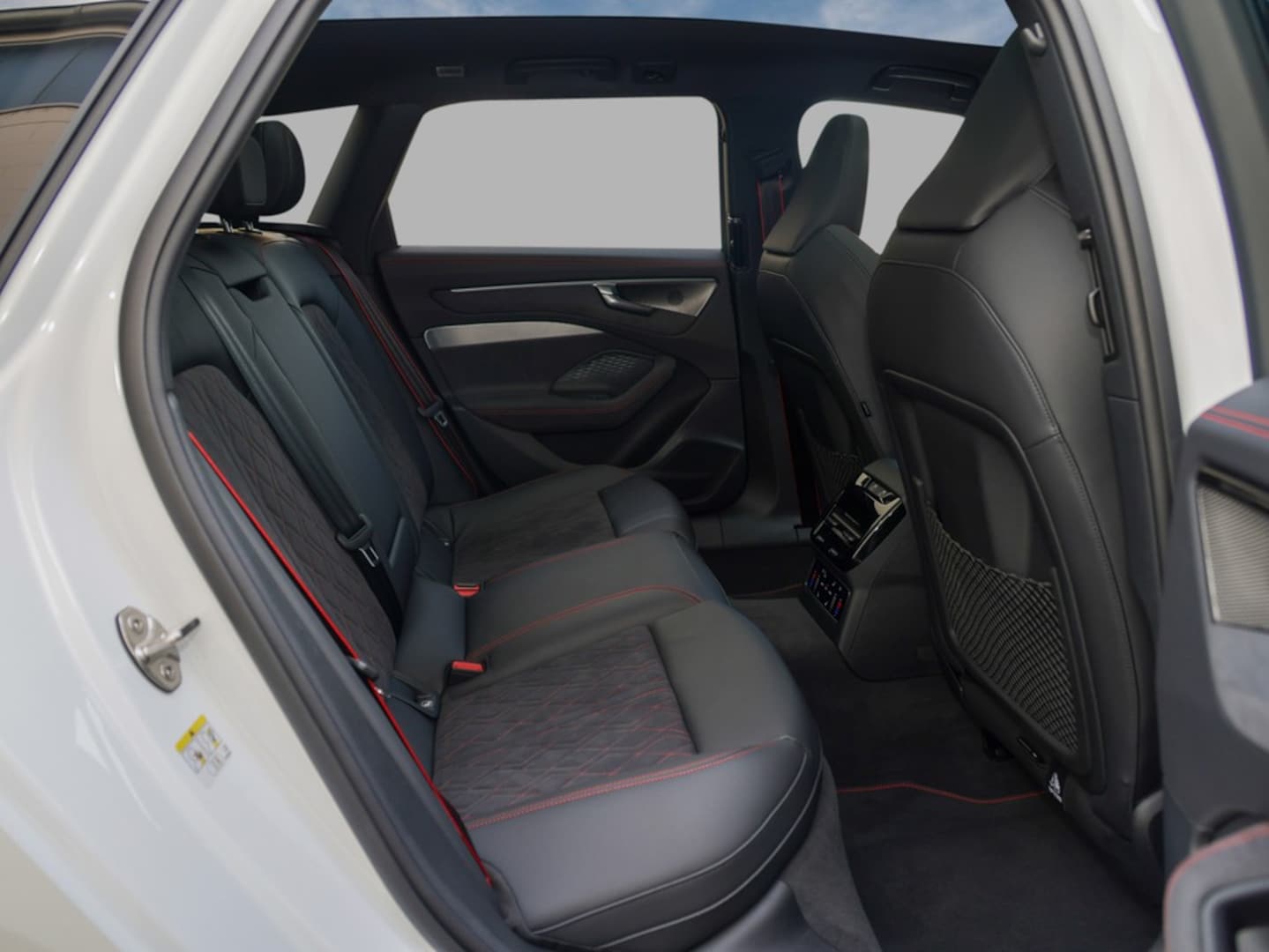 Bild über Audi A6 Avant TFSI 150 kW S tronic - für weitere Informationen kontaktieren Sie den Audi Partner
