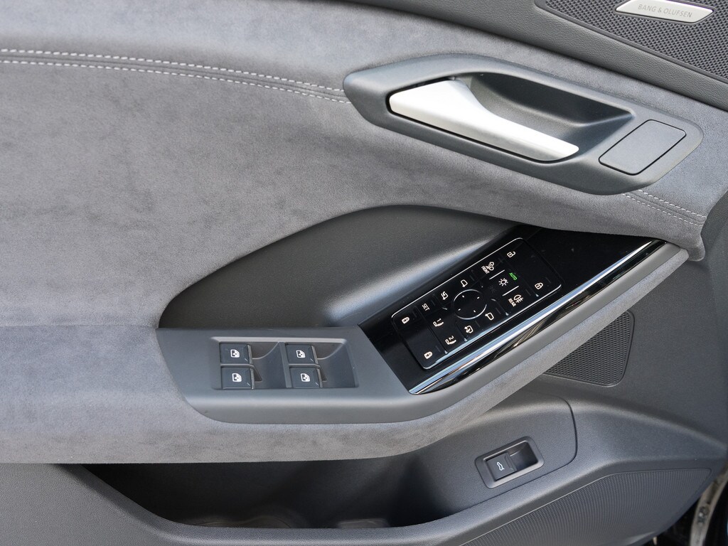 Image about Audi SQ6 SUV e-tron e-tron quattro