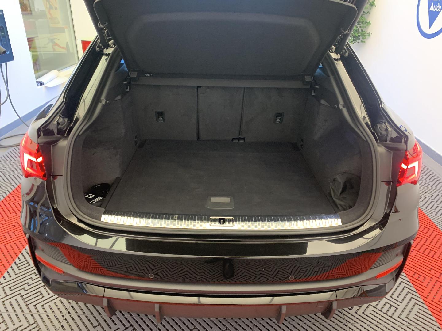 Image about Audi Q3 Sportback S line 35 TDI 110 kW (150 ch) S tronic