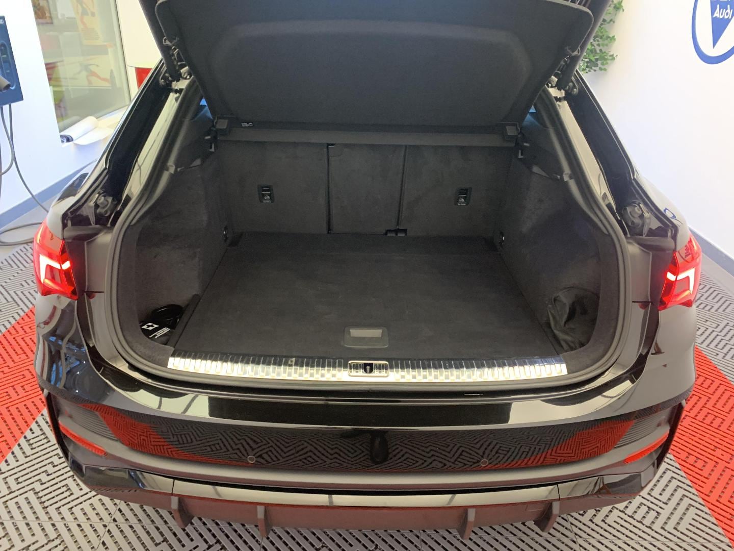 Image about Audi Q3 Sportback S line 35 TDI 110 kW (150 ch) S tronic