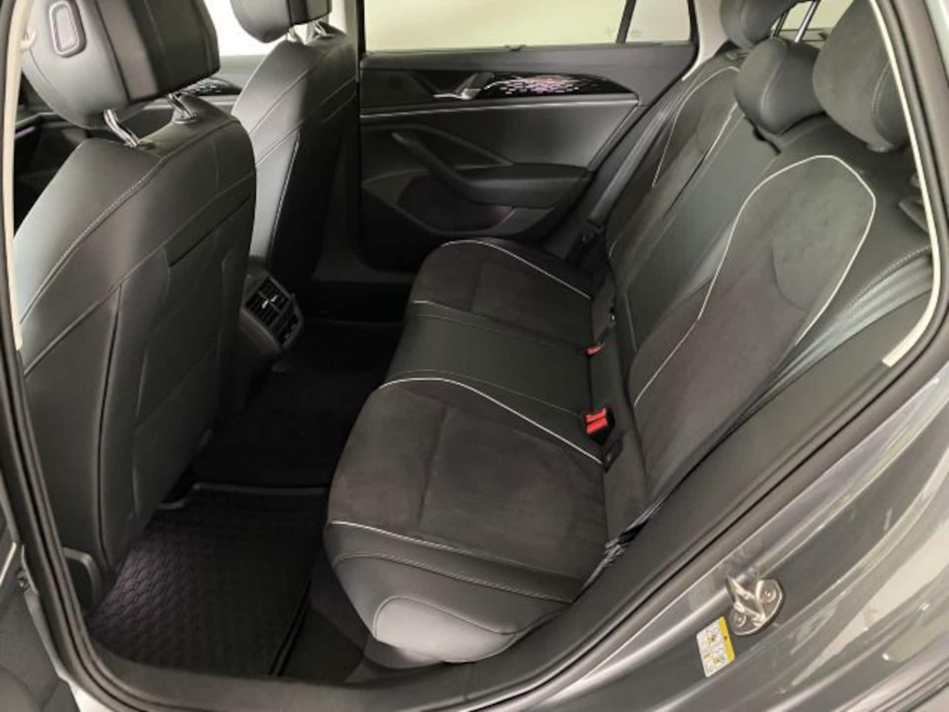 Volkswagen Passat Elegance