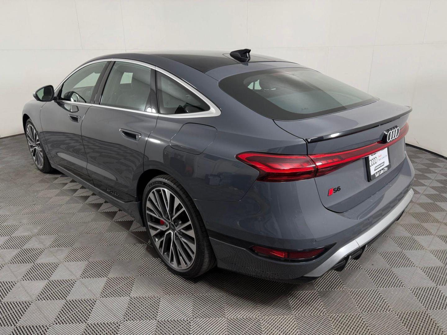 2025 Audi S6 Sportback e-tron Premium Plus - Photo 6