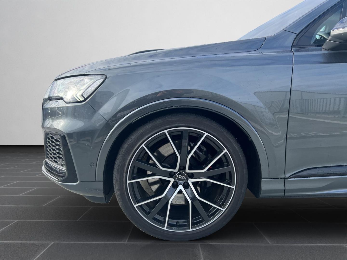 Image about Audi SQ7 TFSI quattro tiptronic