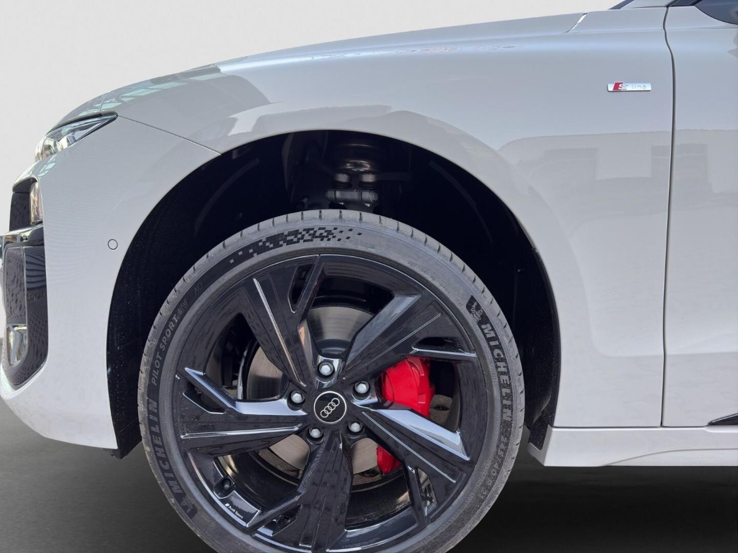 Bild über Audi A6 Sportback e-tron S line business e-tron quattro 315 kW - für weitere Informationen kontaktieren Sie den Audi Partner