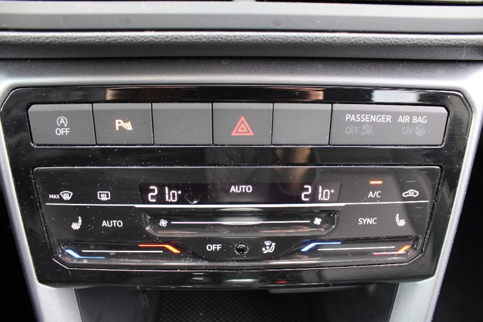 Volkswagen T-Cross – Bild 11