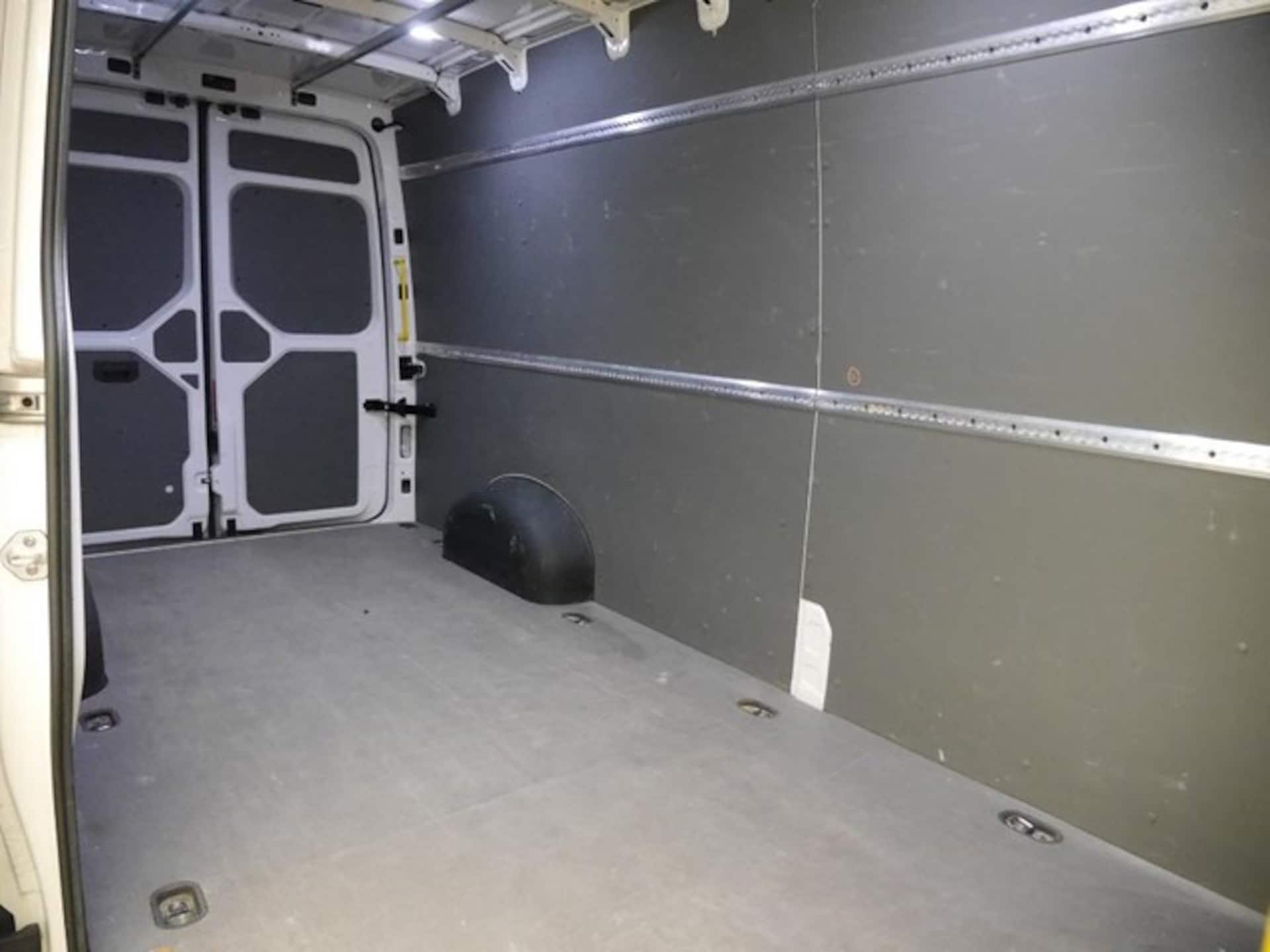 Volkswagen Crafter Kasten langer Radstand