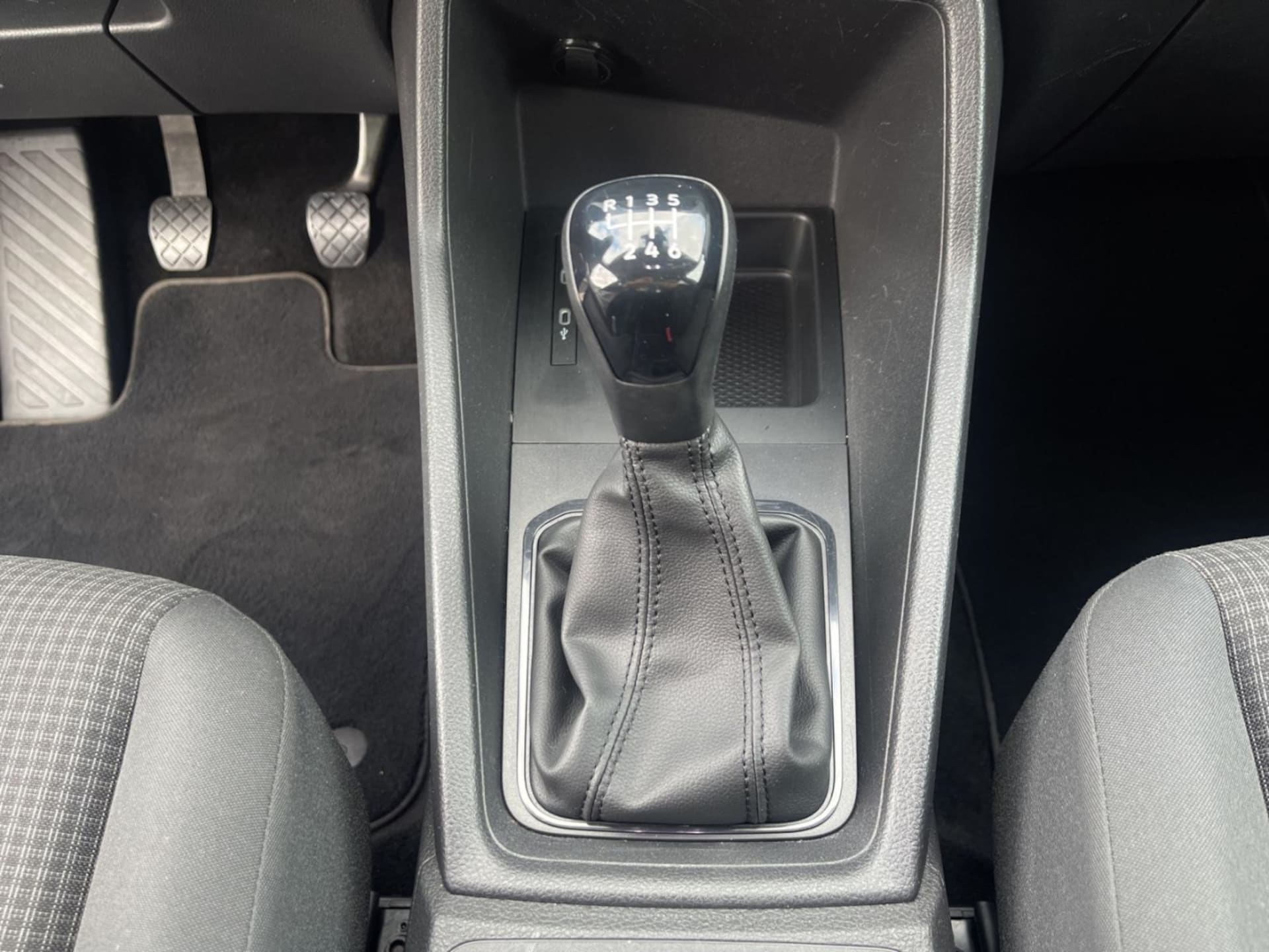 Volkswagen Caddy Basis-Modell