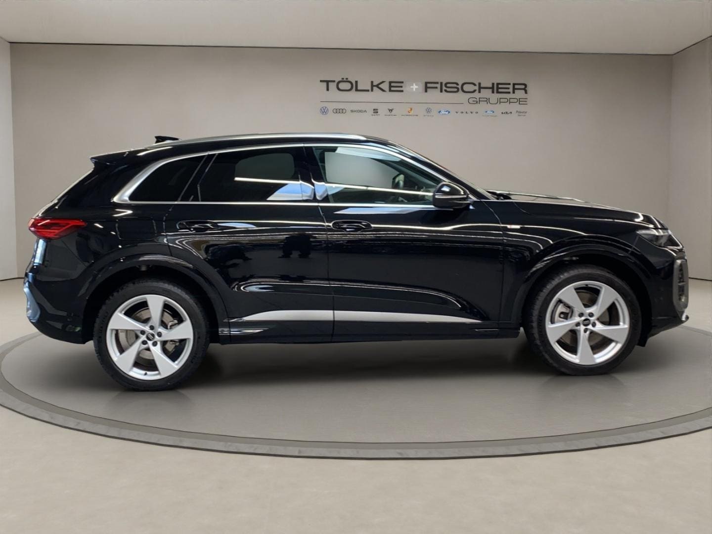 Bild über Audi Q5 SUV TDI quattro 150 kW S tronic - für weitere Informationen kontaktieren Sie den Audi Partner