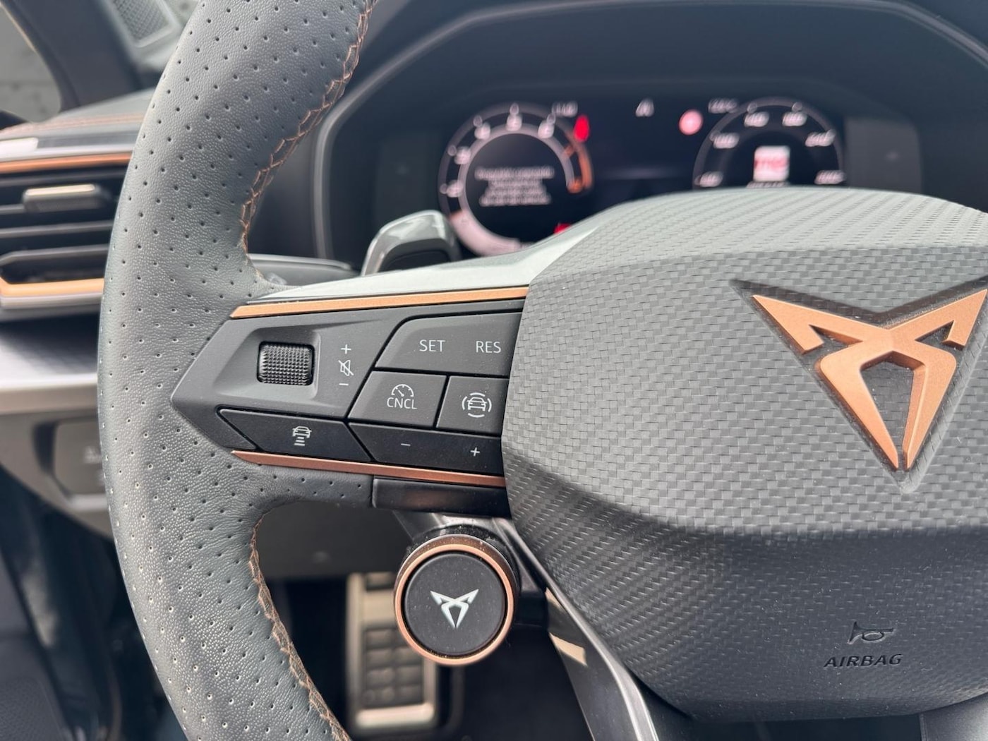 CUPRA Formentor 1.5 TSI e-Hybrid DSG 150 kW (204 CV) — photo 10