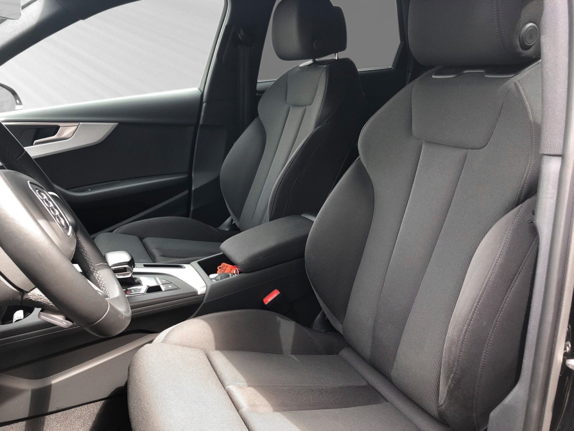 Audi A4 Avant S line