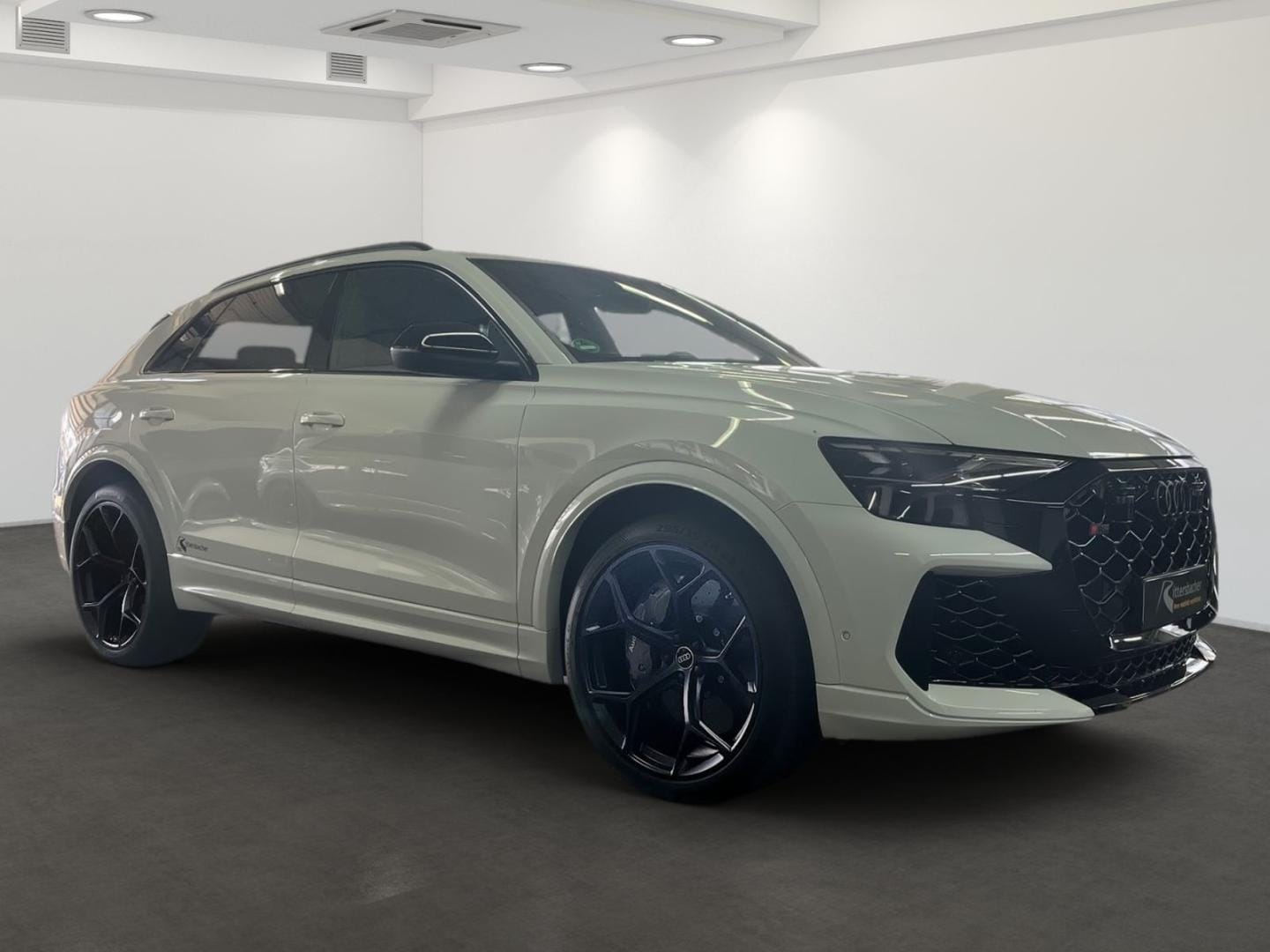 Bild über Audi RS Q8 SUV TFSI quattro 471 kW tiptronic - für weitere Informationen kontaktieren Sie den Audi Partner