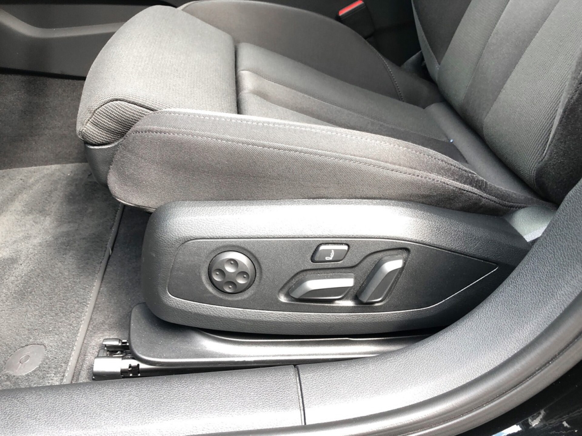 Audi A4 Avant S line