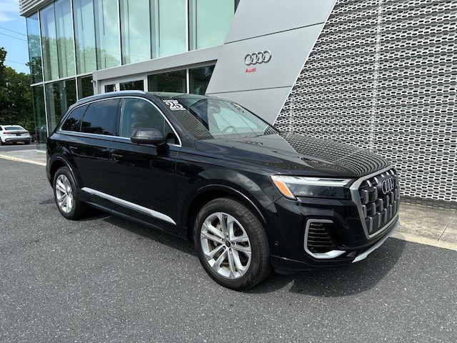 Photo of 2025 Audi Q7 