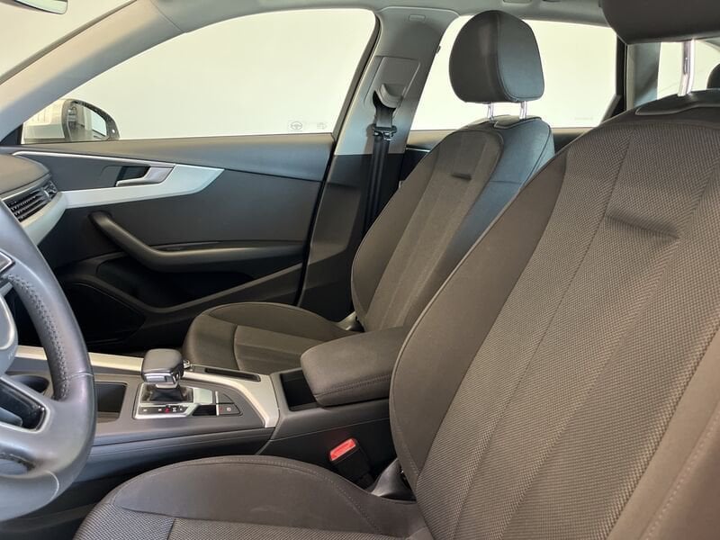 Immagine di Audi A4 Avant Business 30 TDI 100 kW (136 PS) S tronic - Vista: for more details contact your dealer